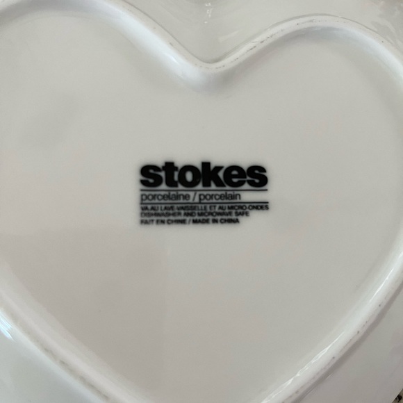 2 Heart Shaped plates - Picture 3 of 3